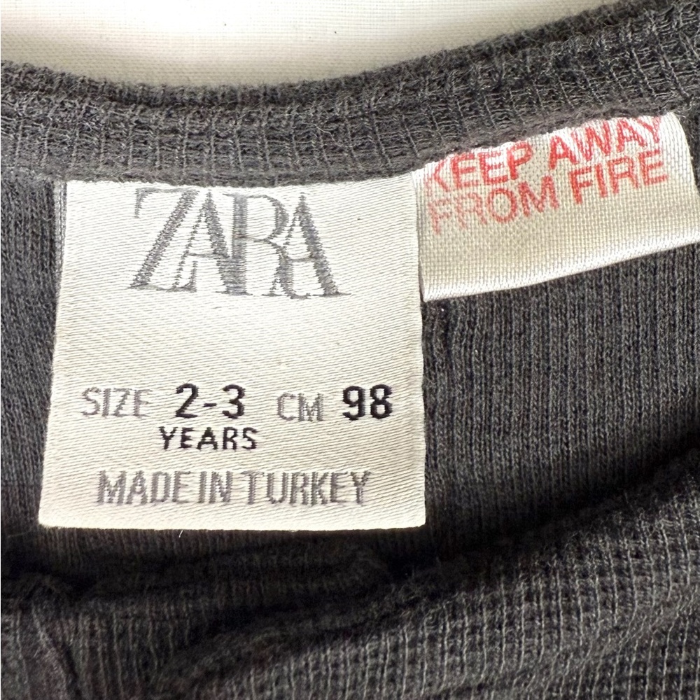 ZARA Toddler Boys’ Charcoal Grey Waffle Knit Button Up Long Jumpsuit Size 2-3 - Picture 7 of 7